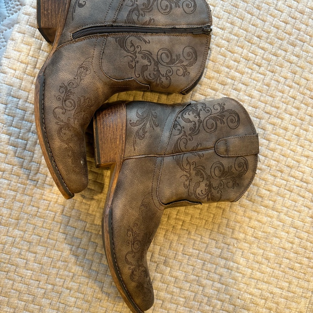 Roper Tan boots